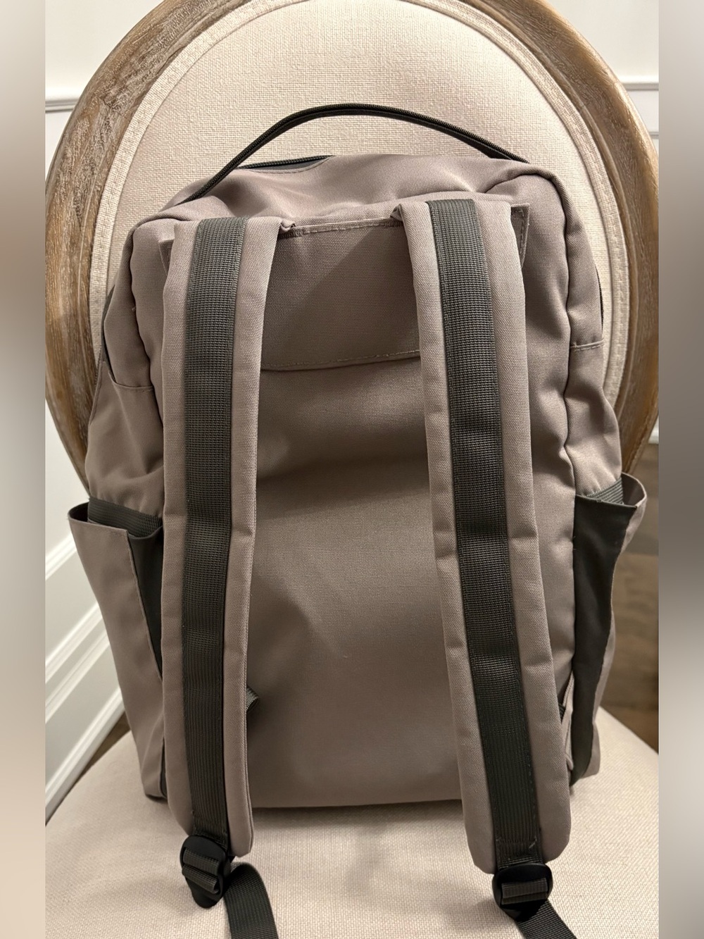 Red Rovr Roo Diaper Backpack - Like New - Picture 3 of 9